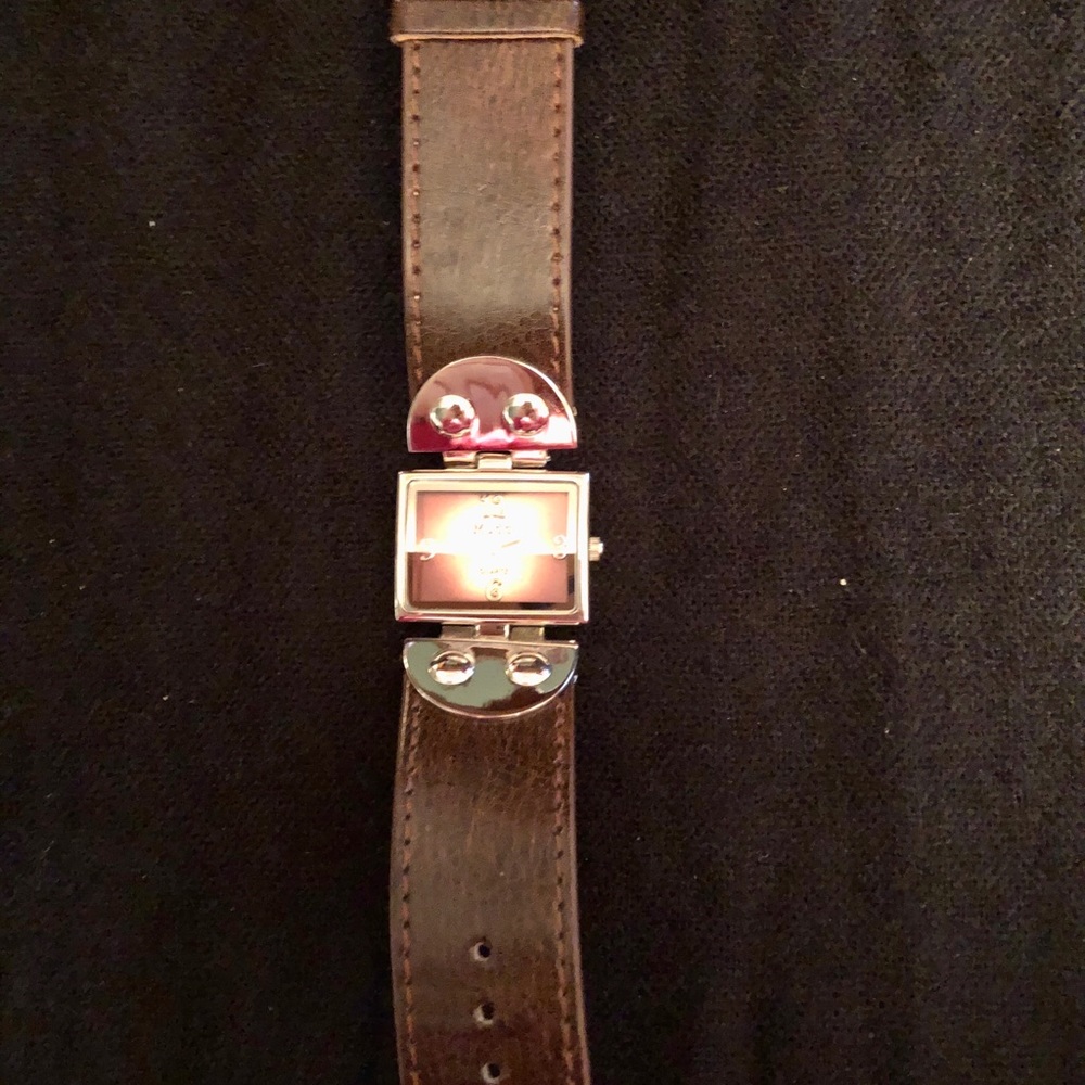 Watch - Picture 2 of 3